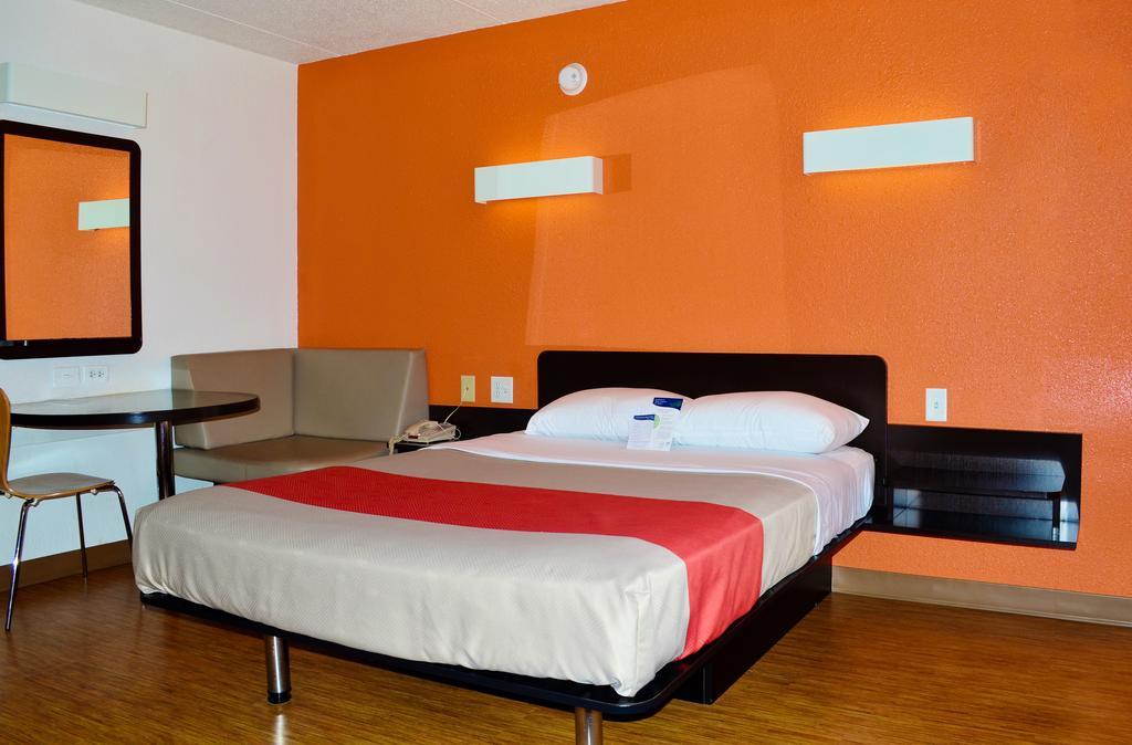 Motel 6 Boston South - Braintree Zewnętrze zdjęcie