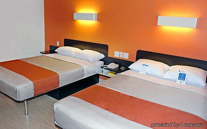 Motel 6 Boston South - Braintree Zewnętrze zdjęcie