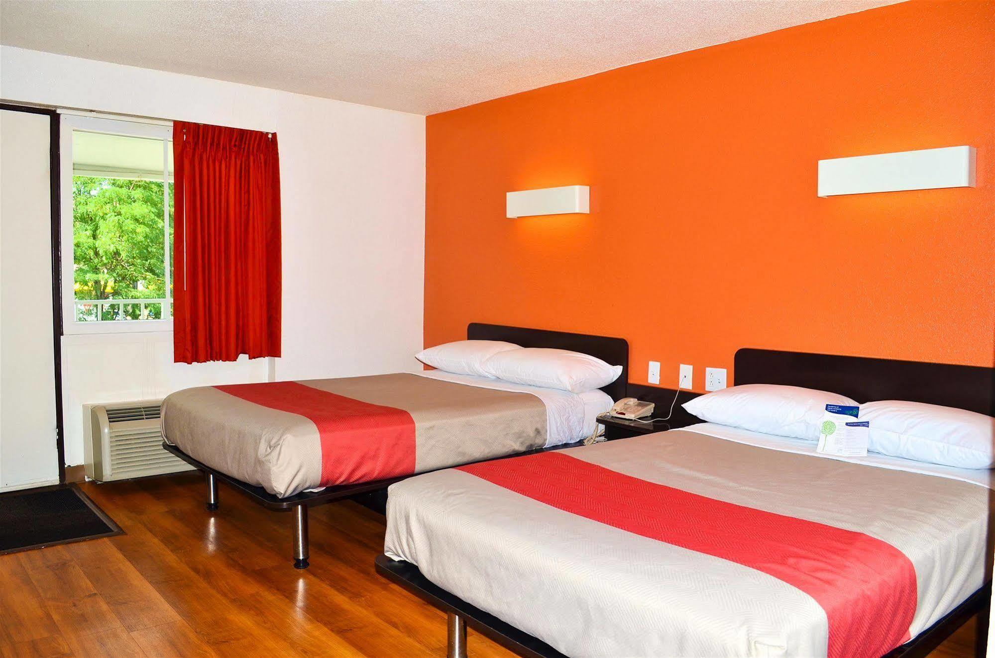 Motel 6 Boston South - Braintree Zewnętrze zdjęcie