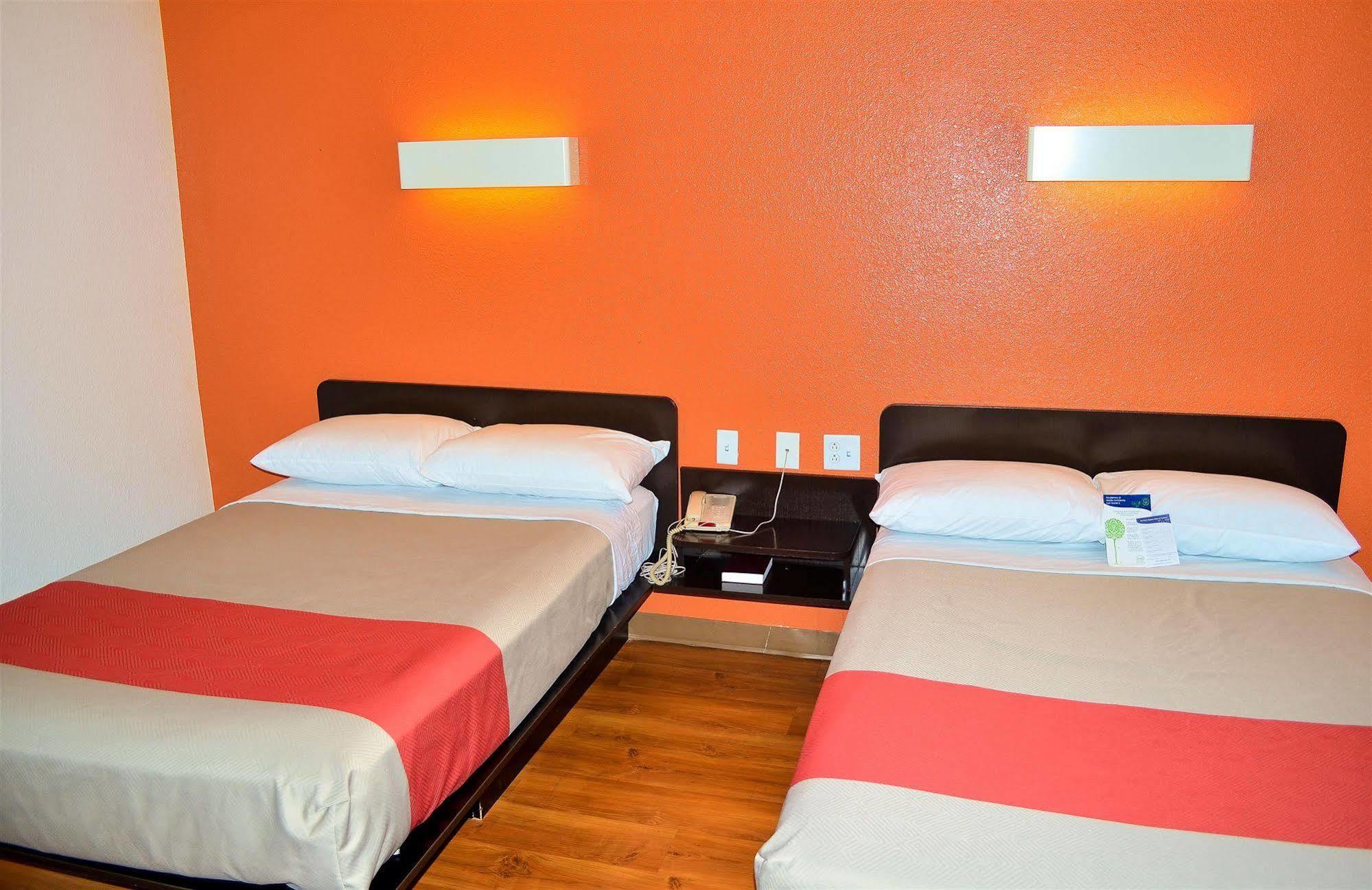 Motel 6 Boston South - Braintree Zewnętrze zdjęcie